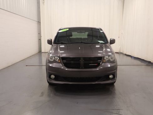 Used 2018 Dodge Grand Caravan FWD image 3