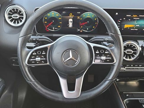 Used 2021 Mercedes-Benz GLA 250 4MATIC w/ Premium Package image 18