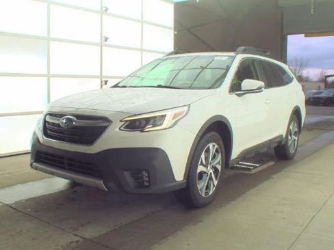Used 2022 Subaru Outback Limited image 1