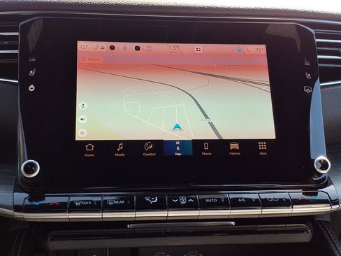 Used 2024 Jeep Wagoneer Series II w/ Flexible Seating Group image 19