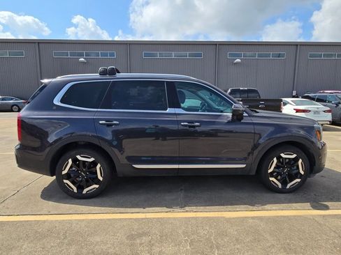 Used 2025 Kia Telluride S image 4