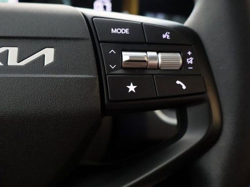 New 2025 Kia K4 LXS image 33