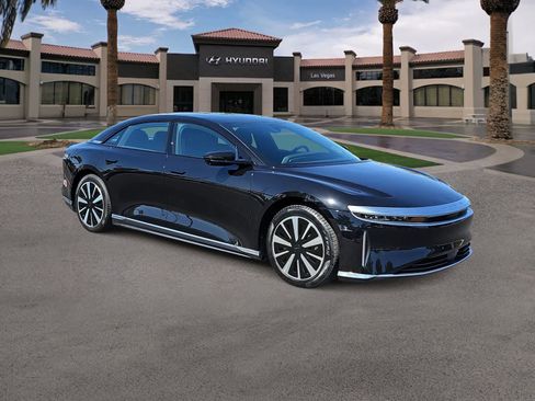 Used 2024 Lucid Air Touring AWD/4WD image 2
