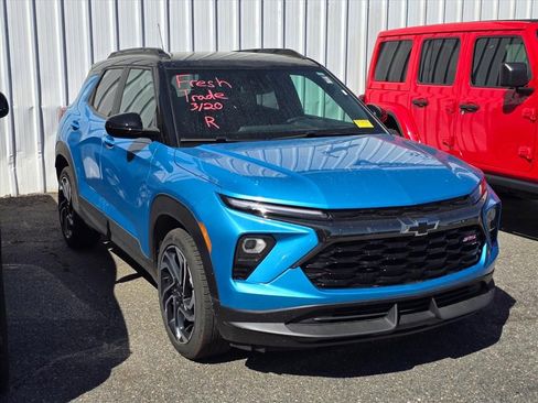 Used 2025 Chevrolet TrailBlazer RS w/ Driver Confidence Package image 5