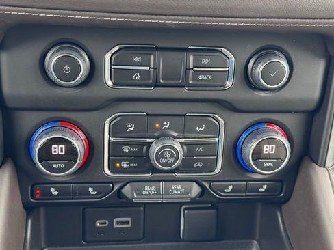 Used 2022 Chevrolet Tahoe LT w/ LT Signature Package image 13