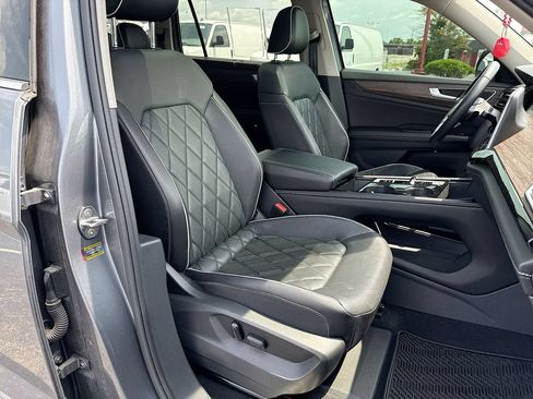 Used 2024 Volkswagen Atlas SEL Premium R-Line AWD/4WD image 26