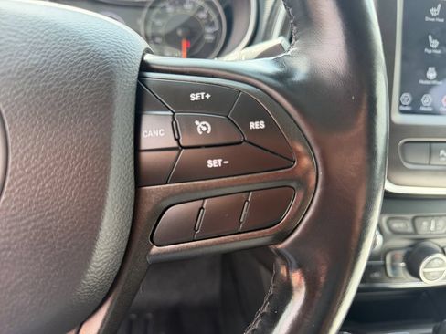 Used 2021 Jeep Cherokee Trailhawk w/ Trailer Tow Group AWD/4WD image 32