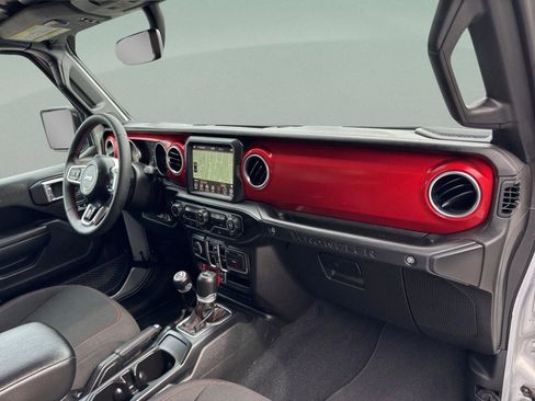 Used 2023 Jeep Wrangler Unlimited Rubicon image 30