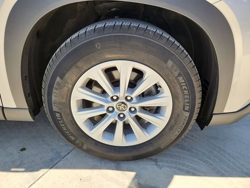 Used 2025 Toyota Grand Highlander FWD image 9