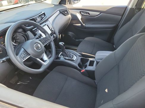 Used 2021 Nissan Rogue Sport S image 3