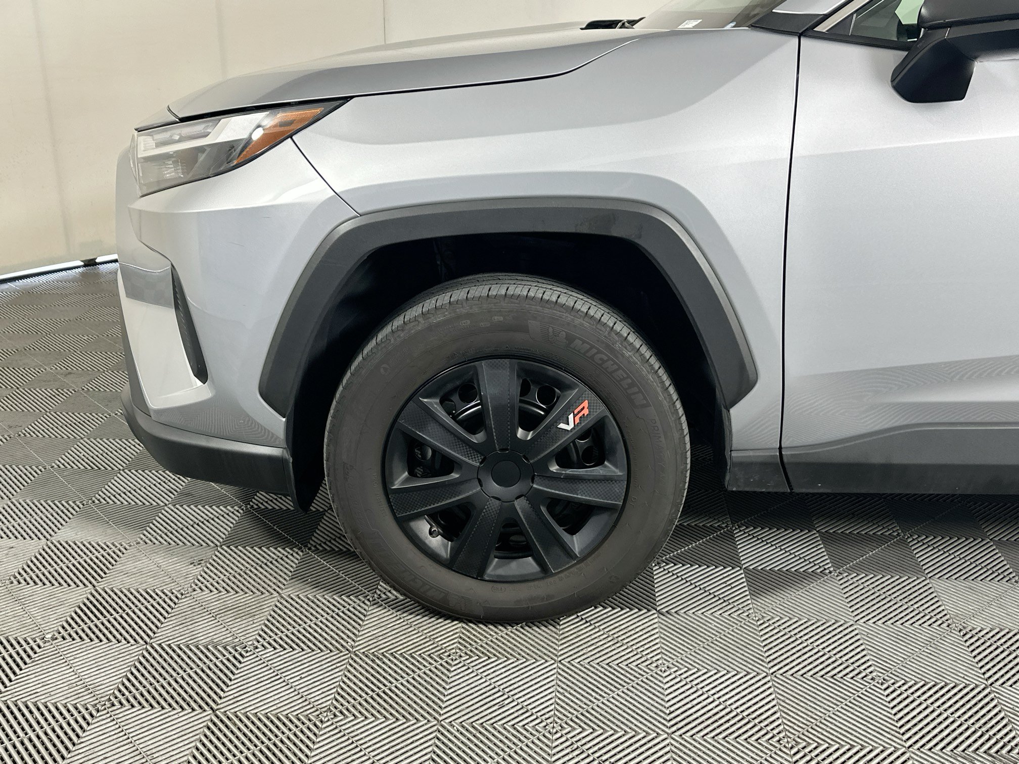 Used 2025 Toyota RAV4 LE AWD/4WD image 11