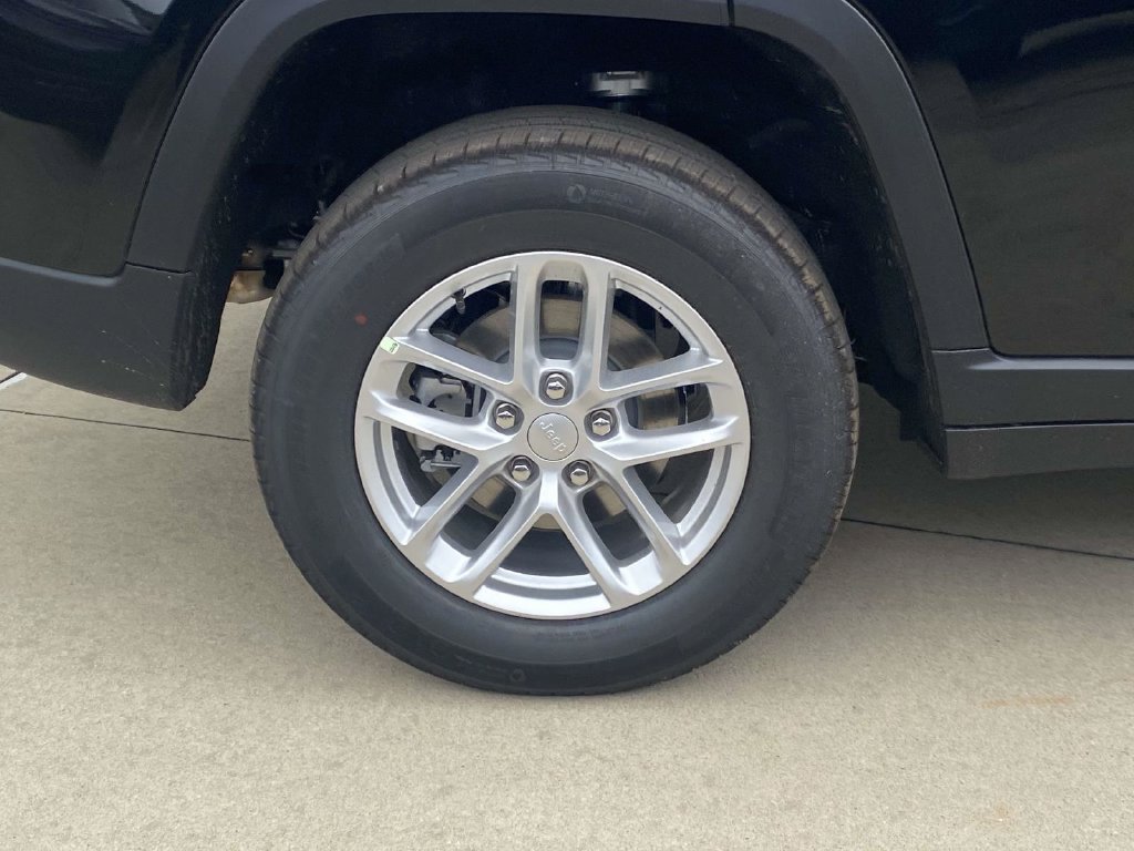 New 2026 Jeep Grand Cherokee Laredo X RWD image 37