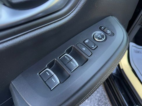 Used 2024 Honda HR-V EX-L image 10