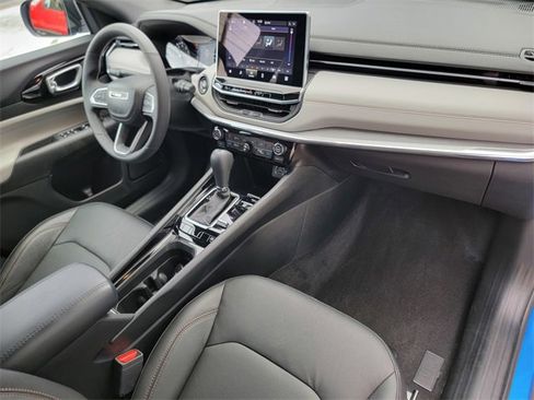 Used 2023 Jeep Compass Limited image 25