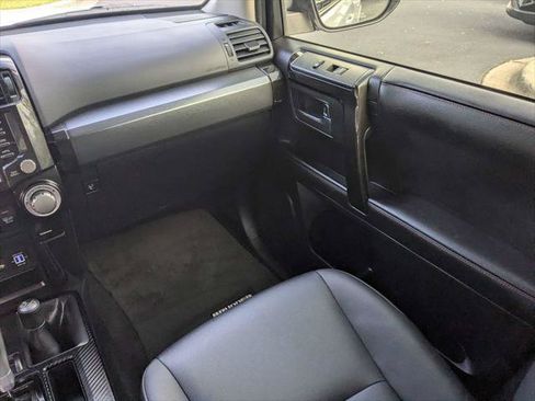 Certified 2024 Toyota 4Runner TRD Off-Road Premium w/ Moonroof Package AWD/4WD image 19