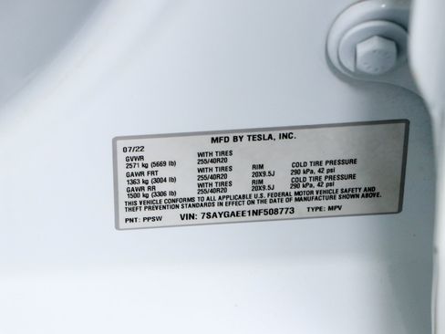 Used 2022 Tesla Model Y Long Range AWD/4WD image 29