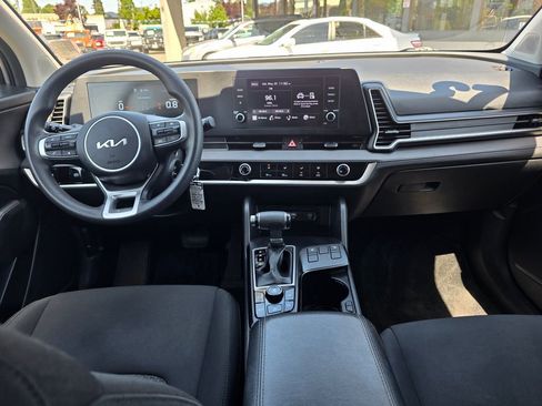 Used 2023 Kia Sportage LX AWD/4WD image 5