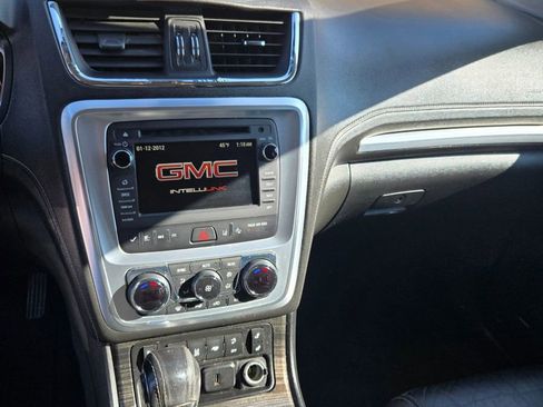 Used 2016 GMC Acadia SLT image 9