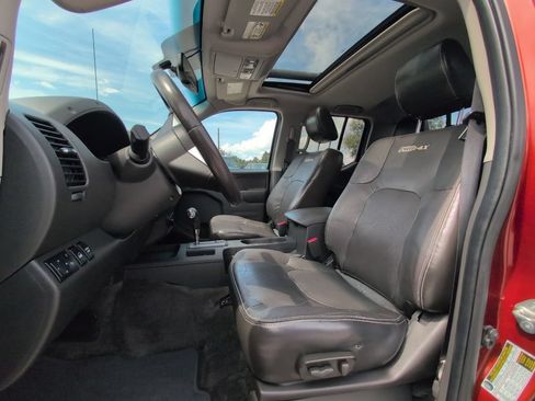Used 2016 Nissan Frontier PRO-4X w/ Pro-4x Luxury Package AWD/4WD image 11