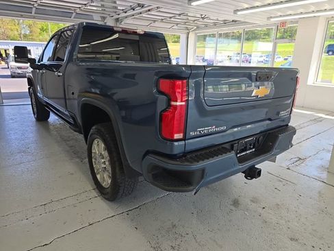 Certified 2024 Chevrolet Silverado 2500 High Country w/ High Country Premium Package AWD/4WD image 3