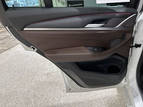 Used 2023 BMW X4 xDrive30i w/ M Sport Package AWD/4WD image 15