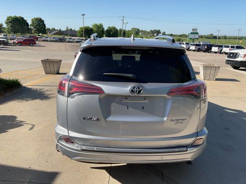 Used 2017 Toyota RAV4 Platinum image 8