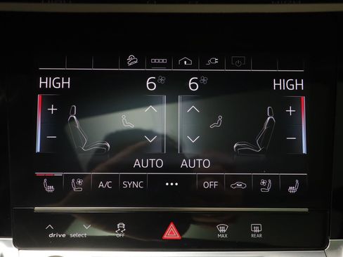 Used 2024 Audi Q8 e-tron Premium Plus w/ Premium Plus Package image 12