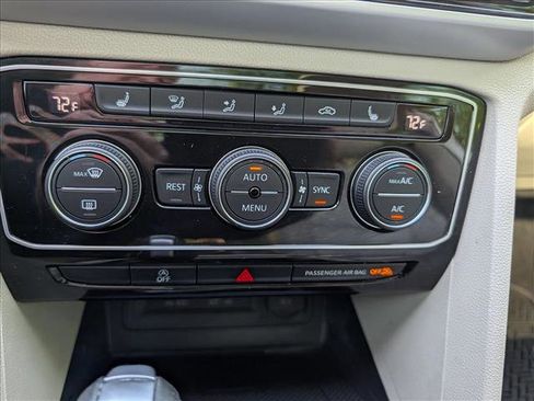 Used 2023 Volkswagen Atlas SE w/ Panoramic Sunroof Package FWD image 37