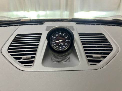 Certified 2025 Porsche 911 Carrera RWD image 22