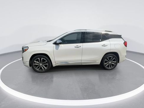 Used 2020 GMC Terrain Denali w/ Denali Premium Package AWD/4WD image 5