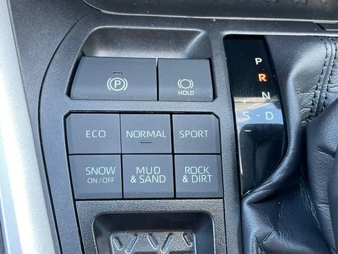 Used 2023 Toyota RAV4 LE AWD/4WD image 29