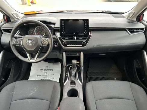 Certified 2022 Toyota Corolla Cross LE w/ Moonroof Package image 17