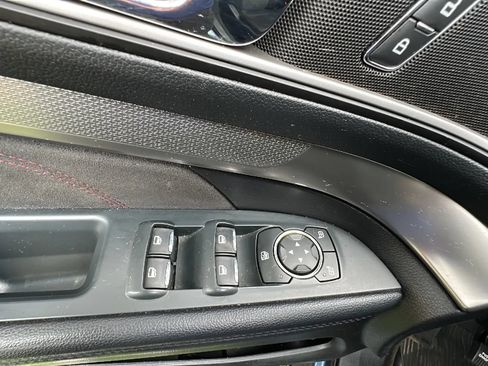 Used 2018 Ford Explorer XLT w/ Equipment Group 202A AWD/4WD image 16