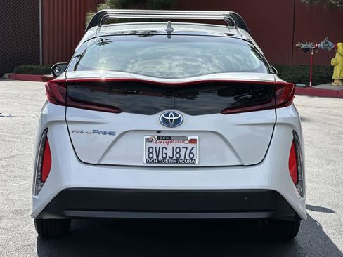 Used 2021 Toyota Prius Prime LE image 5