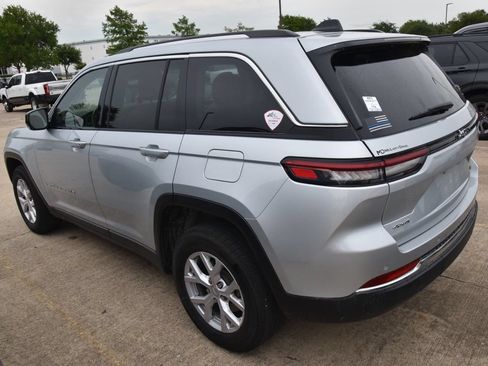 Used 2022 Jeep Grand Cherokee Limited AWD/4WD image 9