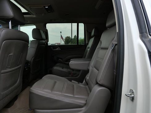 Used 2015 GMC Yukon XL Denali w/ Premium Package AWD/4WD image 21