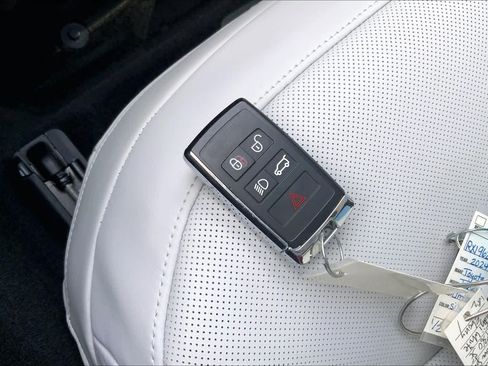 Used 2023 Land Rover Range Rover Sport SE AWD/4WD image 11