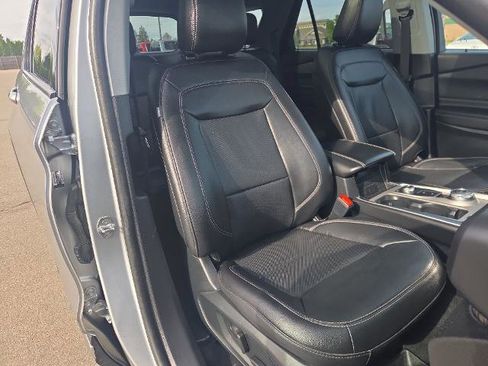 Certified 2023 Ford Explorer Limited AWD/4WD image 32