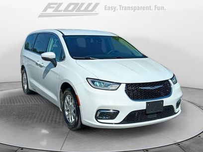 Used 2023 Chrysler Pacifica Touring-L
