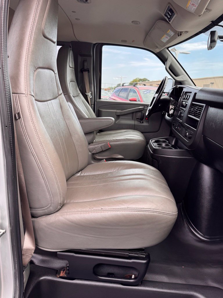 Used 2019 Chevrolet Express 2500 LS RWD image 10