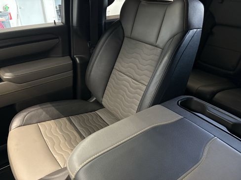 Used 2024 Chevrolet Silverado 2500 ZR2 w/ ZR2 Bison Edition image 18