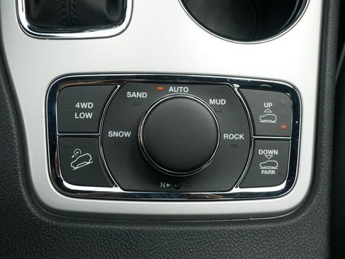 Used 2016 Jeep Grand Cherokee High Altitude AWD/4WD image 23