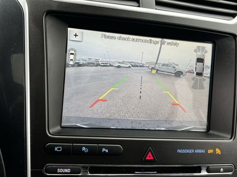 Used 2017 Ford Explorer Platinum image 19