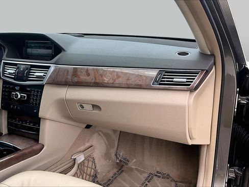 Used 2013 Mercedes-Benz E 350 Sedan image 16