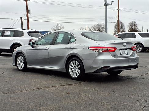 Used 2019 Toyota Camry LE image 32