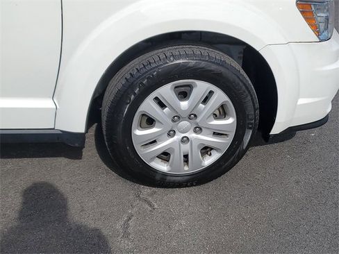 Used 2017 Dodge Journey SE image 9