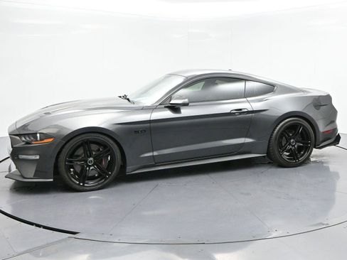 Used 2018 Ford Mustang GT Premium w/ GT Performance Package RWD image 4