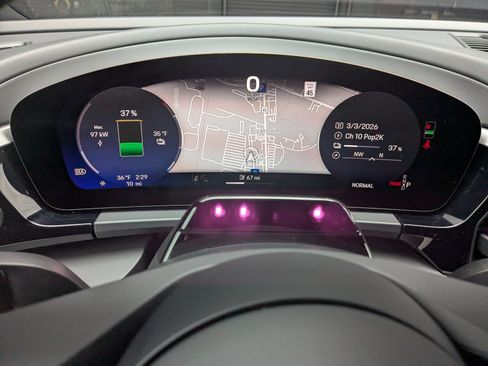 New 2026 Porsche Macan 4 Electric AWD/4WD image 16