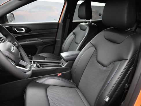 New 2026 Jeep Compass Latitude AWD/4WD image 10