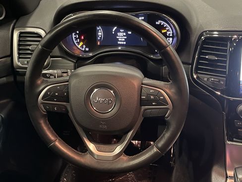 Used 2019 Jeep Grand Cherokee Altitude image 20